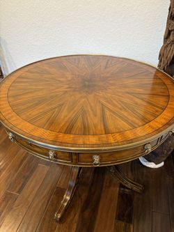 Round Table