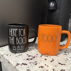 Rae Halloween Mugs 