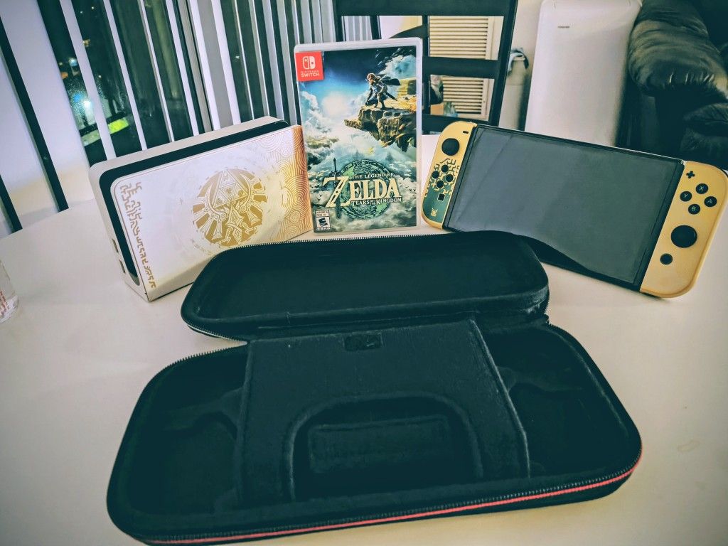 Nintendo Switch OLED ZELDA TOK EDITION