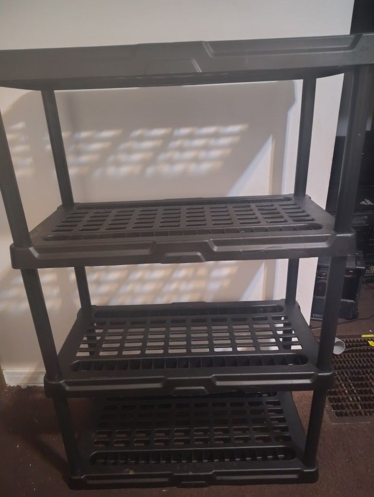 Black Plástic Shelving