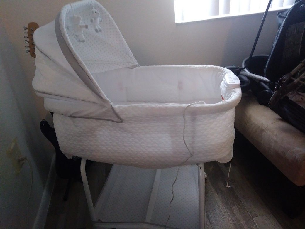 Simmons Elite Bassinet