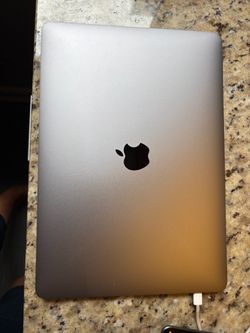 2019 MacBook Pro 13” – i7 / 16GB RAM / 512GB SSD – Space Gray