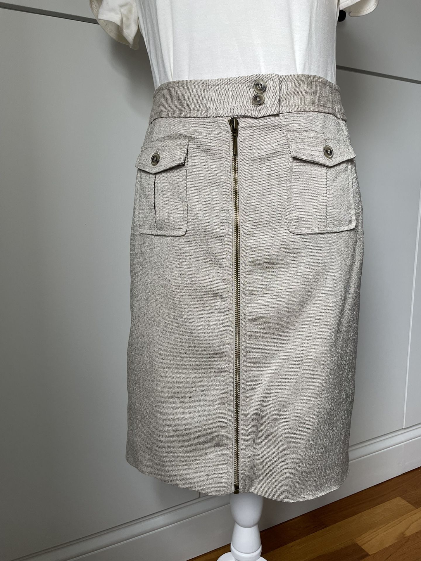 The Limited Beige Exposed Zipper Pencil Skirt Size 4