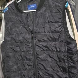 Men's LG  Puffer Vest Black/gray. $14