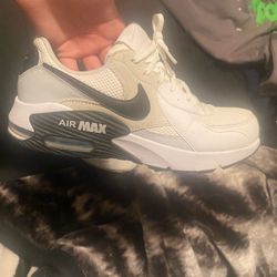 Airmaxes Size 9.5