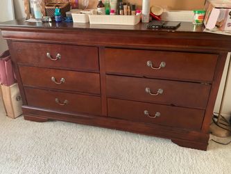 Cherry Wood 6-Drawer Dresser