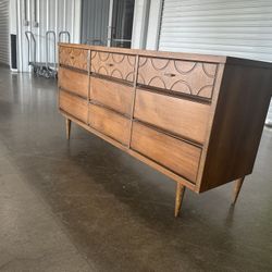 Vintage Mcm Walnut Dresser