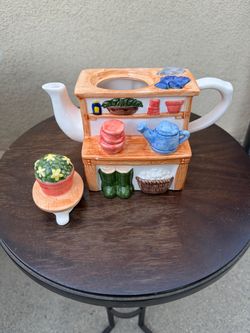 Ceramic Garden Shed Novelty Teapot