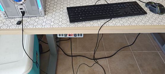 Electric raising and lowering desk