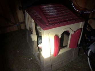 Kids play house