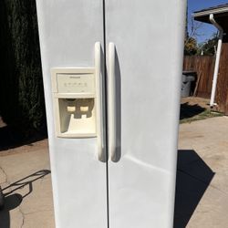 Refrigerator……..Works Great!