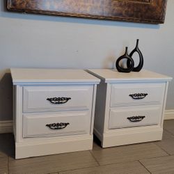 TWO NICE WOODEN WHITE NIGHTSTANDS 