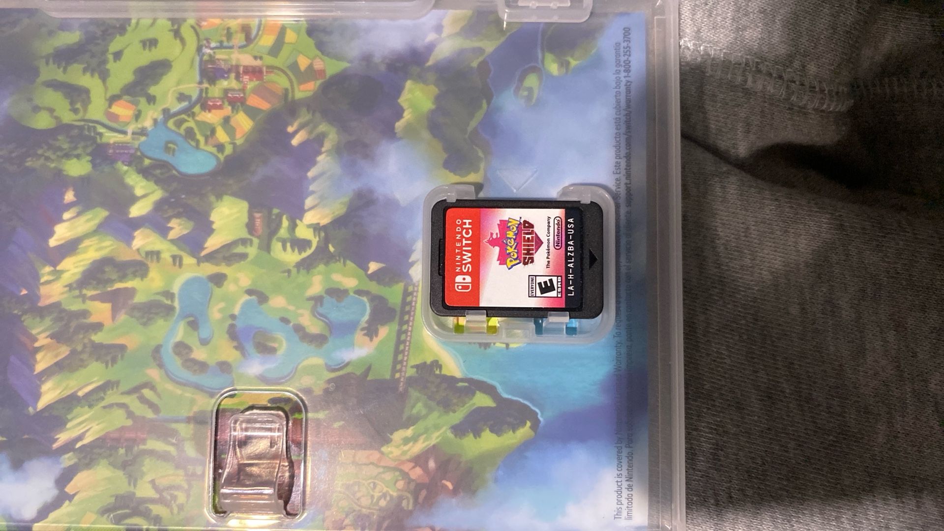 Pokemon Shield Nintendo Switch Game
