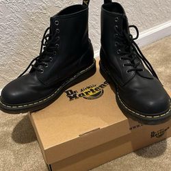 Men’s Dr. Martens boots 