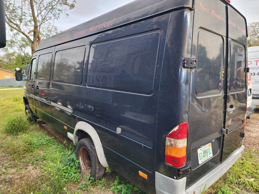 2006 Mercedes Sprinter 3500 Parts Out