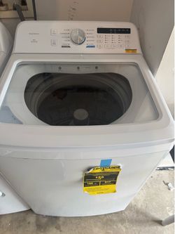Insignia high-efficiency top-load washer,  3.7–4.1 cu. ft.
