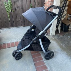 Baby stroller, foldable for storage