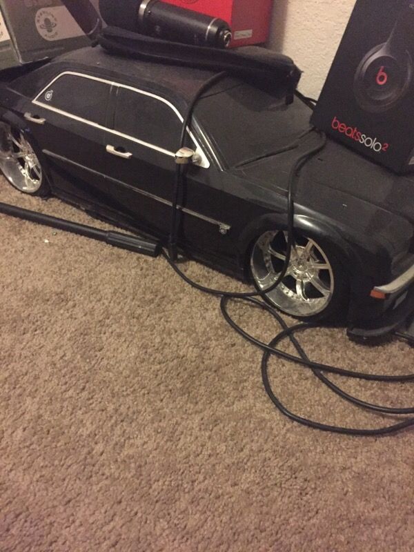 Chrysler 300 toy car