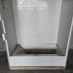 Acrylic Tub/shower