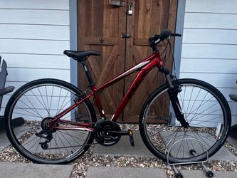 38cm Beautiful Fuji Traverse 1.8 Hybrid Bike