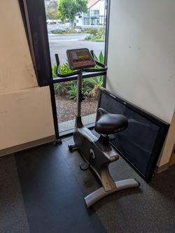 Vision Fitness HRT E3200 upright stationary bike