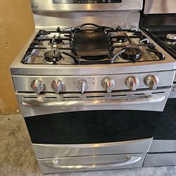 GE PROFILE 30" STAINLESS STEEL 5 BURNER GAS STOVE WITH GRIDDLE AND CONVECTION OVEN 