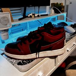 Red Nike air Jordan 1 size 6.5