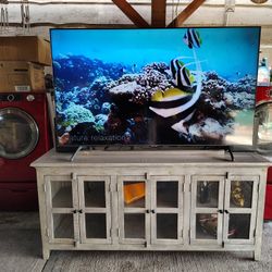 Samsung 70 Inch Smart TV  With Remote 