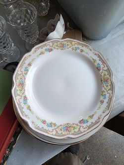 Mildred (No Center Floral)by MOUNT CLEMENS