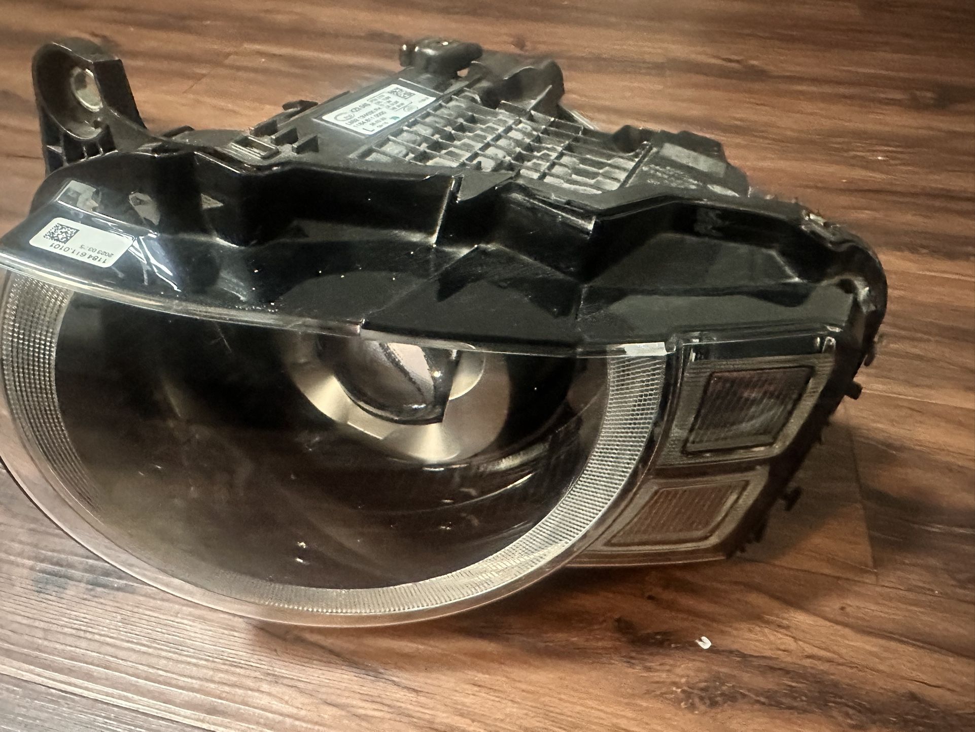2020/2021/2022/2023 Land Rover Defender Left Side Headlight