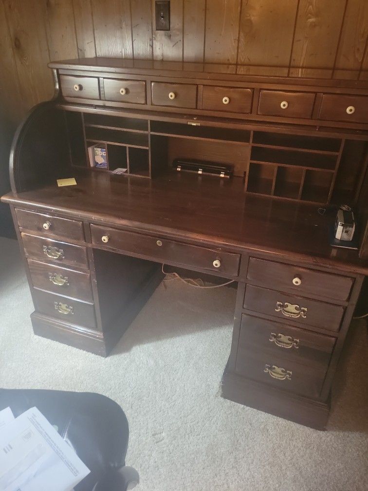 Roll top desk