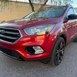 2019 FORD ESCAPE SE, LOW MILES, GREAT ON GAS, COLD AC, NICE SUV, FINANCE AVAILABLE 🚘