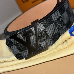 Louis Vuitton Belt Size 32💸