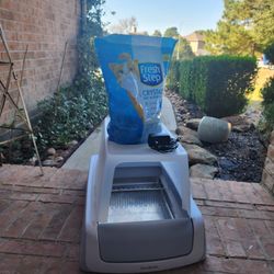 Scoop Free Litter Box