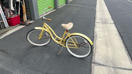 Women’s Schwinn Legacy Bike