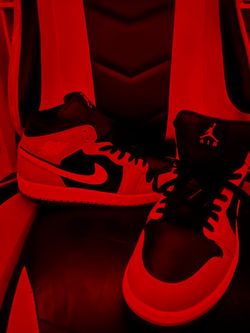 Air Jordan 1s, Comes with box