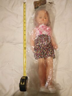 Vintage Mint Condition Hot Toys Caroline Doll