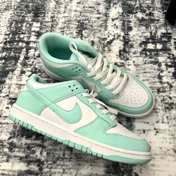 Nike Dunks 