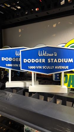 Dodgers sign