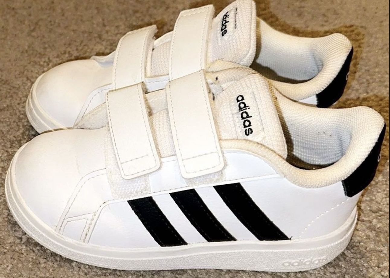 Adidas - Toddlers Size 9 - $10