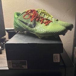 Kobe grinch cleats