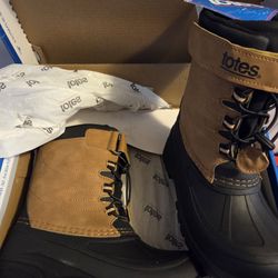 NEW- TOTES BOOTS FOR BOYS SIZE 1