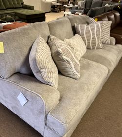 Supreme Cozy Stylish Couch 