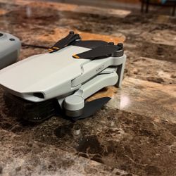 DJI 2 Mini 2 drone w/ Carrying Case 