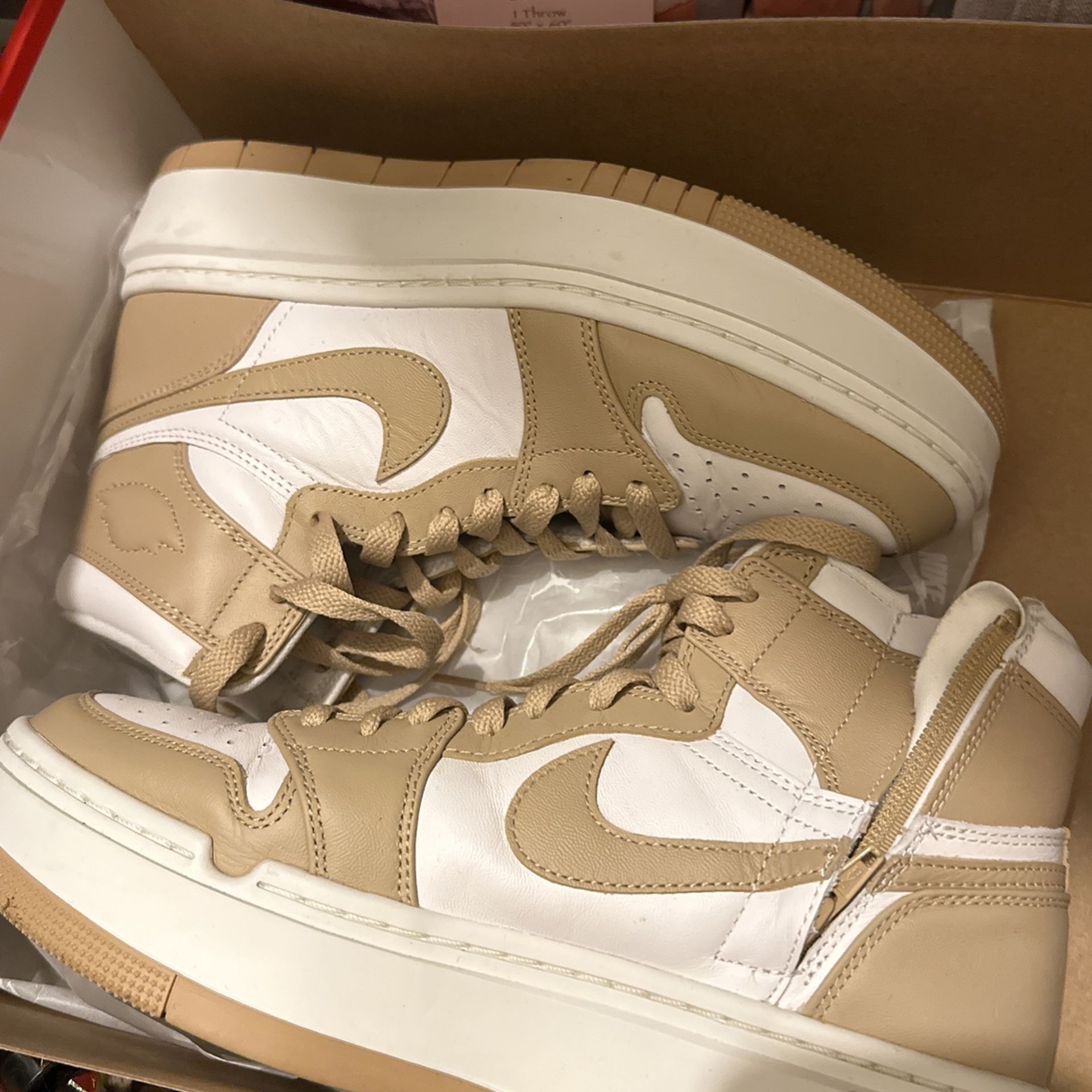 Nike Women’s Air Jordon 1