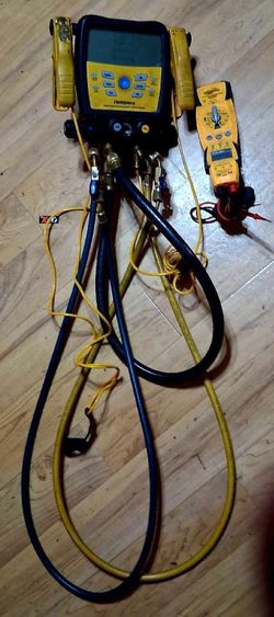 Fieldpiece SM480V 4-port SMAN Refrigerant Manifold With Micron Gauge Yellow Gauges & Fieldpiece Multimeter Clamps