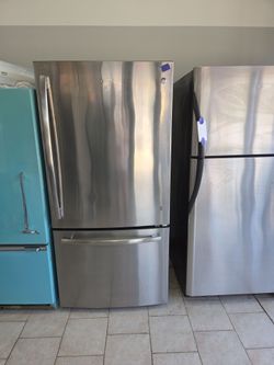 GE Stainless Steel Bottom Freezer Refrigerator