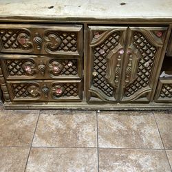 Dresser free