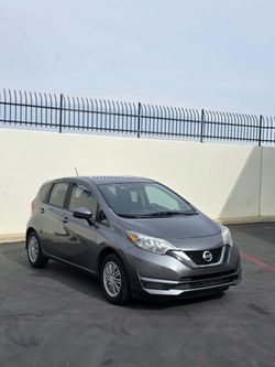 2017 Nissan versa