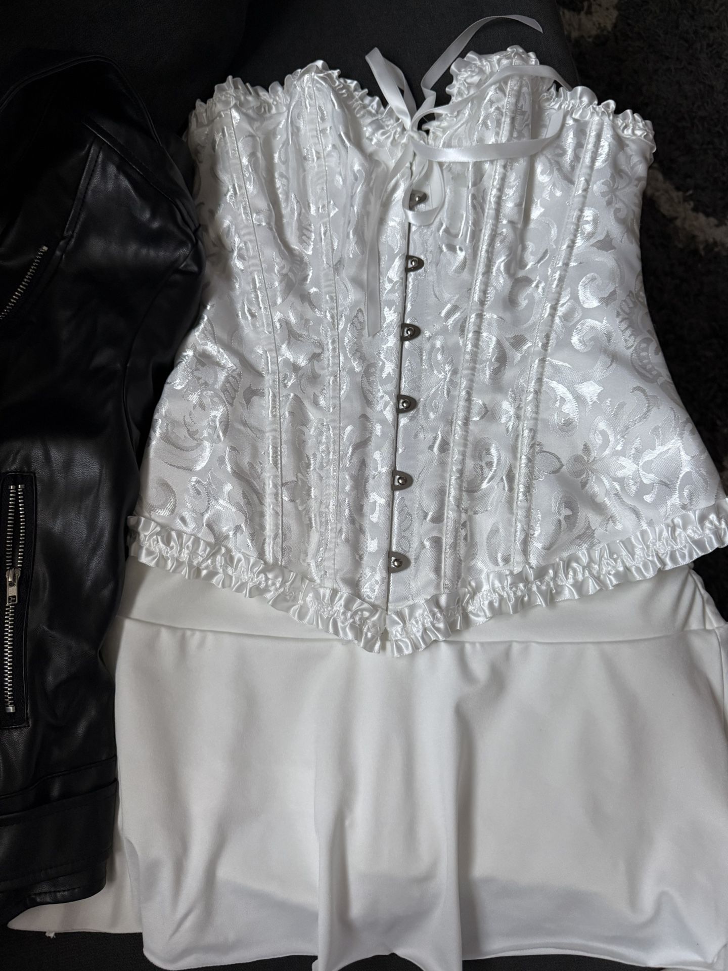 Chuckys bride costume 